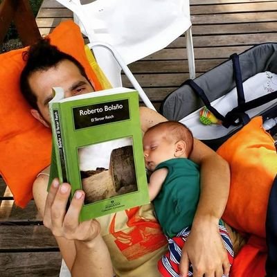 guidocer's profile picture. Muevo libros entre librerías. Y algunas cosas más pero son irrelevantes.