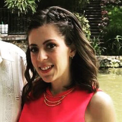 actriz, compositora, Televisa, muy feliz y comprometida con lo que amo!!!! :) 100% de mi familia y amig@s... enamorada de la vida!