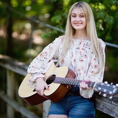 hey y'all my name is lexi :D ~ 15 yr old country singer ~ want to be on the @opry someday and bring back COUNTRY music!#steelguitarsaremissingfromnashville