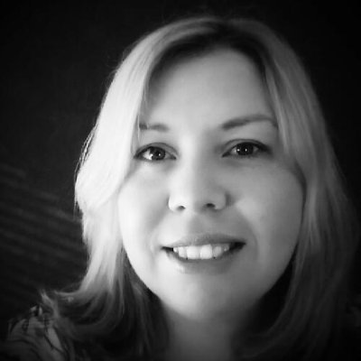 reallifeoflisa's profile picture. Business coach, stationery geek, fine food enthusiast, rookie gardener, bargain hunter, animal nut and lover of life