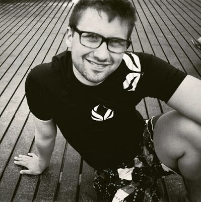 UkkoPekkaR's profile picture. Innokas uuden oppija, itsensä kehittäjä ja arjen optimoija.