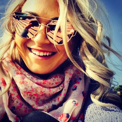 adwadelina's profile picture. ..sunt o tarfa proasta, dar am sani frumosi ca luna mai!