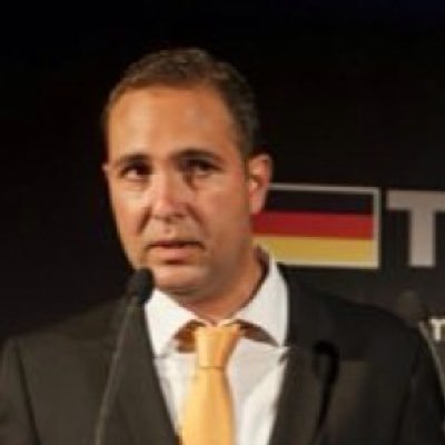Coach de ventas, experto en sistemas de mejora continua , amante del deporte y los valores familiares.