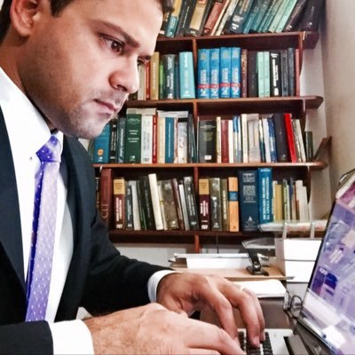 Chardson_'s profile picture. Marido, pai e motociclista. Nas horas de folga, advogado.