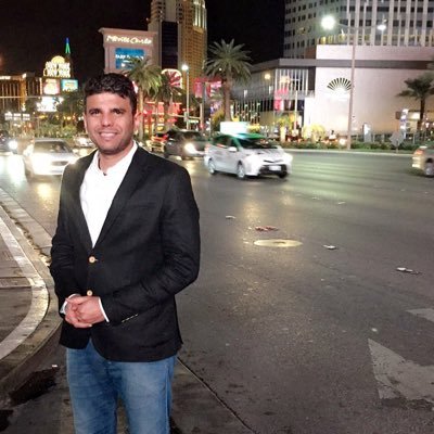 أسكنتُ أحلامي زجاجات الرضا وأودعتها بحرَ الدُعاء فأبْحرَت إن شاء ربّي أن تعودَ لضفّتي، أو ربما هي خيرةٌ إن غادرت.