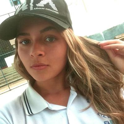 Mamacita fala, vagabundo senta ♏