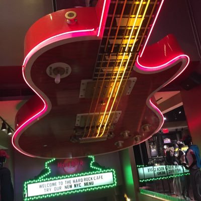 last_mannfans's profile picture. that smile tho