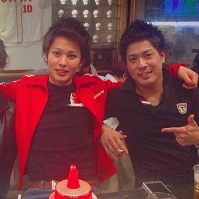 since 6/9 健也 & 貴裕 共同ラブアカウント❤️ お姉さん居酒屋ですか？任して下さい。居酒屋行かんと僕らとアルマンド呑みましょ！ 🙌DM受け付けてますので出来る限り返信いたします