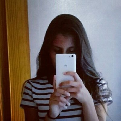 Soy una chica simpática, me gusta escuchar música sobre todo reggeton y rap en ingles, soy alegre todo el día haciendo bromas y riéndome

Instagram: Omnia_nq16