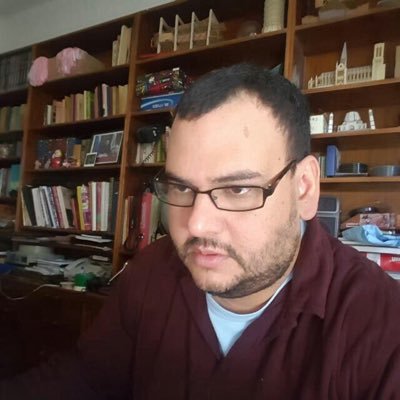 ronaso's profile picture. Arquitecto, Drums player y Padre !