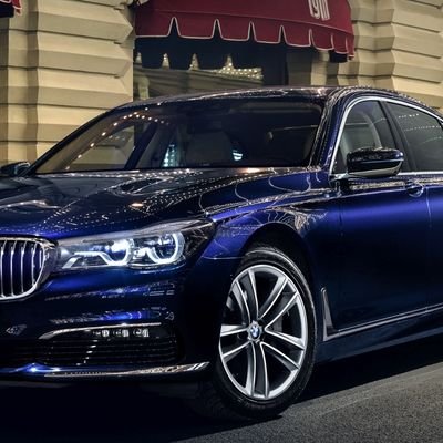 Oxford's finest #chauffeur and car service with drivers focused on you in Executive vehicles... call 01865686105 #mobileoffice #longdistance #airports