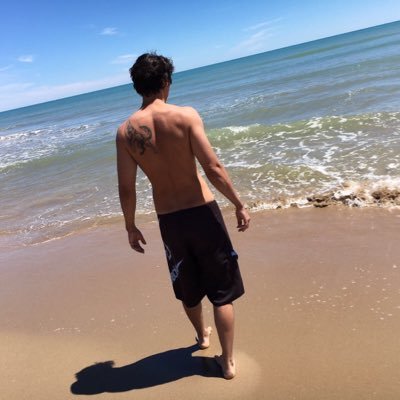 ``Algunas veces hago lo que deseo hacer, el resto del tiempo hago lo que debo´´ INVICTUS MANEO