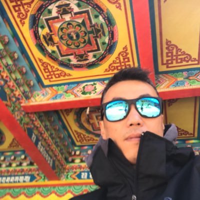 LniPau's profile picture. 戏如人生