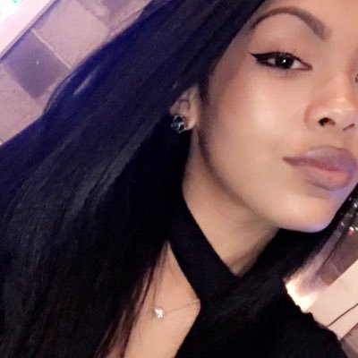 Mutt_lys's profile picture. Boog's Mama. Queen of Culinary. 🖤