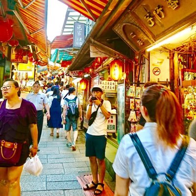 俳優✼長崎佐世保市出身✼趣味は神社巡り✼バックパッカー✼オムライス好き✼ロンブー田村淳さんのモノマネ芸人✼ラジオパーソナリティ✼TV:ものまねグランプリ/コレ誰?!偉人伝/行列のできる法律相談所 他✼映画:『缶蹴り』『弔』他✼CM:『味の素 CookDo 青椒肉絲 丸鷄がらスープ』『Indeed サポーター編』