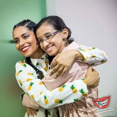 Supporting the Queen @Lilly since 2015 | HUGGED LILLY AND LIVED MY DREAM ON 24.05.17 😭😭| Rafiki Unicorns🦄 |