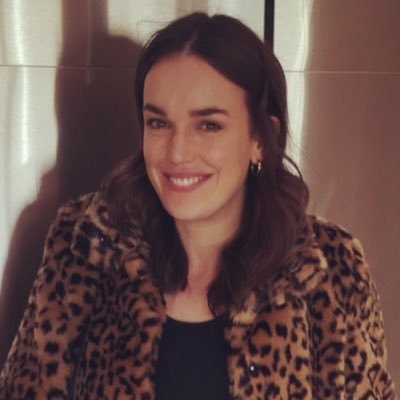 Never far from leopard print or a cuppa 🇬🇧. Also, Simmons 👩🏻🔬 on #AgentsofSHIELD