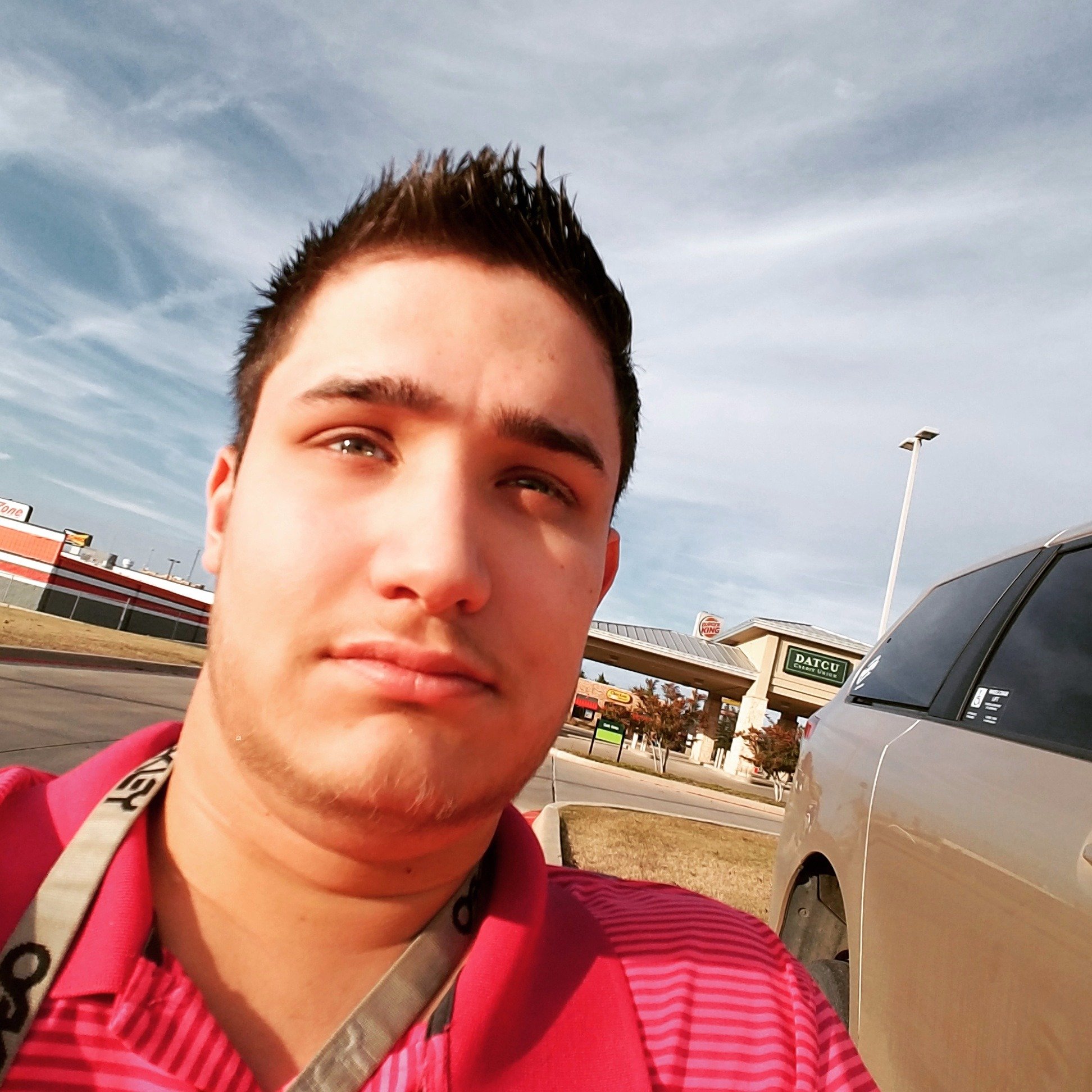 Joshhenry37's profile picture. UNT '20 Former Personality @ KNTU FM 88.1!
NASCAR/College Football! Boomer Sooner!