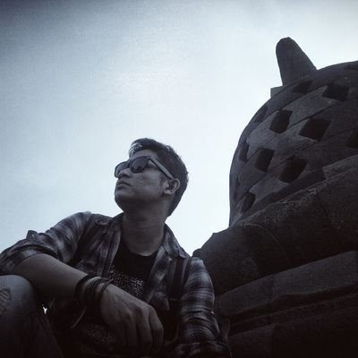 paper_fly90's profile picture. Aku adalah kopi pahit ☕🚬