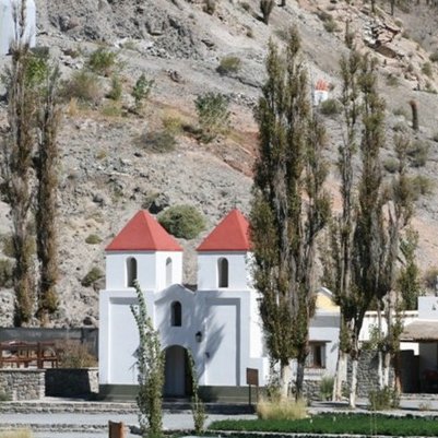 Acompañamos  Educación y el desarrollo socioeconómico sostenible, en los cerros de Salta, favoreciendo el arraigo y la igualdad de oportunidades.