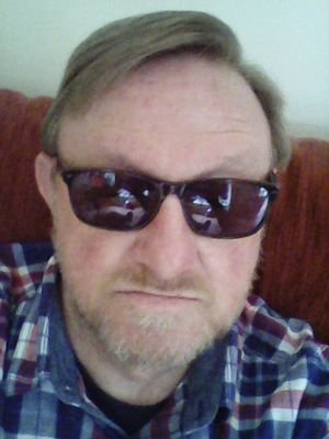 Ancient rocker, West Highland Terrier lover, volunteer for Westie Rescue, guitar fettler, Likes Art, Photography, All Music and All Creatures. Remainer.