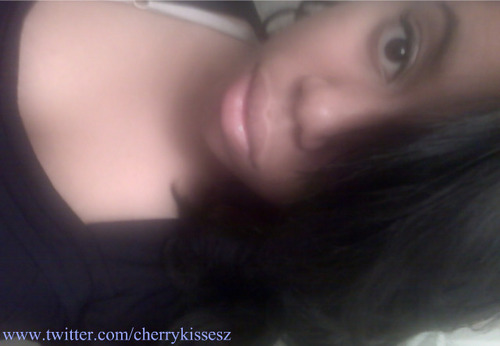 _cherrykissesz's profile picture. Name ; Cherry
#TeamBiSexUWell ;
#TeamBlackBerry

Canadian ; 
i love ketchup chips . 
Dont Like My Tweets Than Check Out Tha BG , Kissesz ♥