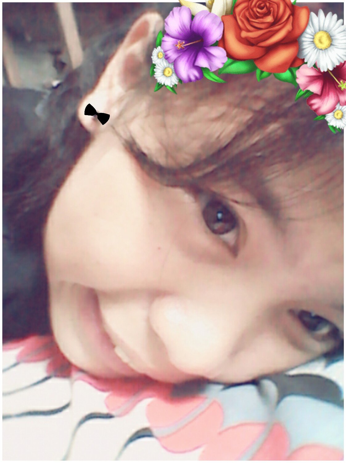 ooohh..im a kpopper and i love lots of different things😂😉.15.4th year high school..im a big fandom of EXO and BTs