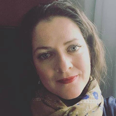 louisadeasey's profile picture. 📚Writing, teaching, creating...