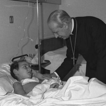 La vida SOLO sobrevive con la #compassion de OTRA vida regalándose sin poner condiciones | Quien sirve en #Palliative #Care ni cansa ni se cansa #PAL-LIFE Group