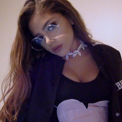 gabrielarpg's profile picture. baby one two three your body calling me