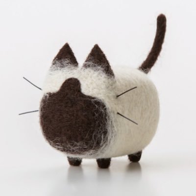 Truslin- lets you create 3-D creatures with our fun needle felting kits- easy enough for a beginner !   https://t.co/HPaWKeG1Ut