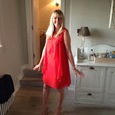 AngelaLovesPink's profile picture. 