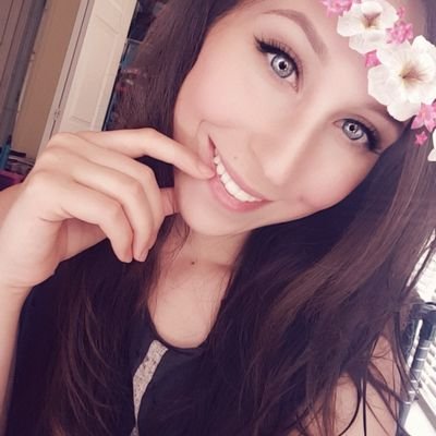 VanessaLangguth's profile picture. Keep it weird.