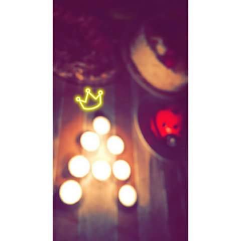 adv58694245's profile picture. ‏مهما ابتعدنا و تغلّب علينا الفراق ، هُنالك شيءٌ يربطنا معاً ؛ أيام جميلة ذكرياتها كالحبل القوي الذي لا ينقطع💛.