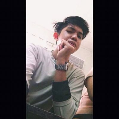 nvmvnce's profile picture. Wala eh 😂