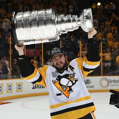 Left Wing for the Pittsburgh Penguins. Yeah, I still exist. 4x Stanley Cup Champion *Parody Account*