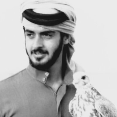 هُناك في مدينة قَلبي رجل أدين له بسعادتيّ اللھم ارزقه الجنه ولآ تذقني دنيآ دونه #آبي♡'