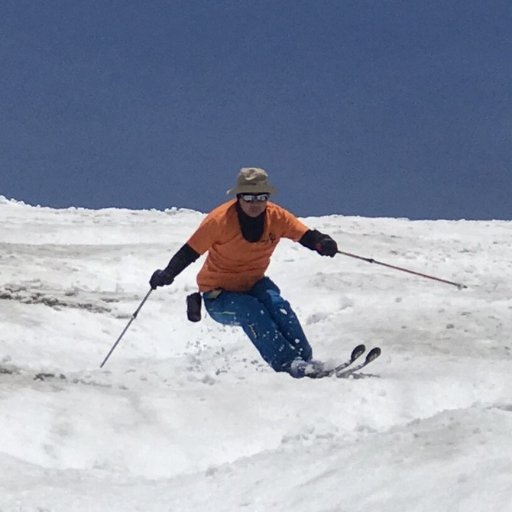 新潟の湯沢町に住んでます。冬も夏も滑ってるスキー馬鹿⛷ ホームゲレンデは、かぐらですが混雑が予想される時は湯沢パークに居ます。夏は市民農園で野菜を作ってます👍