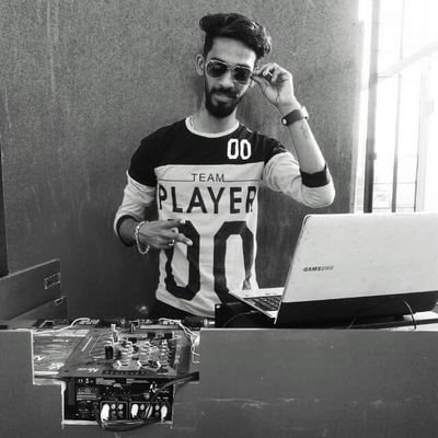 DhabuwalaVinay's profile picture. Don't hurt anyone 💓...it's really hurt..