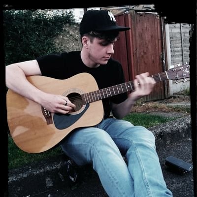 bradboardsatsix's profile picture. Hey! Musician | MK3 Leon FR | Photographer | Boarder | Inked | Driver | Summer all the way | Elsie Rose Johnson 7/8/16 5lb 7oz 💕