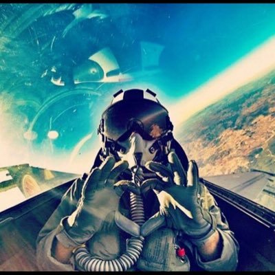 Bassam_T3M's profile picture. خآدم لـ ديني وملـيكي ووطـني 🇸🇦 🛩 فُتنت بكيان يدعى ( الهلال )، فلا تلوم القلب بما هوىَ”. ☤ ❤️