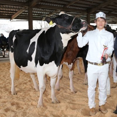 兵庫県立農業高校 動物科学科 酪研→ 東京農大 畜産学科 卒業 ‐ 牧場バイト→家畜改良事業団 前橋種雄牛センター 栃木県担当