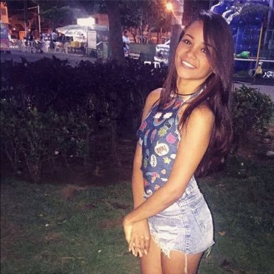 BreMu_z's profile picture. Es al separarse cuando se siente y se comprende la fuerza con que se ama.