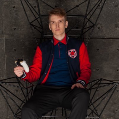 Pro FIFA 20 Player from Russia. Play for @lokomotiv/ European Champion Munich'17 / Russian Top-1 in 2019 & 2020 / @FIFAeWorldCup Grand Final'17 Top-8 (Ps4)