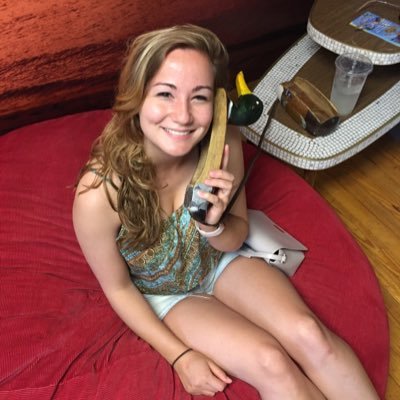heyimdeej's profile picture. nyu grad ‘21