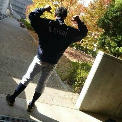 21歳/大学生/歩きながらできる仕事をやっています/給料、休日は自由です/関西以外の方は電話でもOK!!/DMや応募から連絡どうぞ!