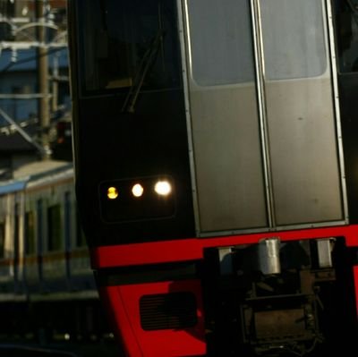 Rixe9_'s profile picture. 名古屋の赤い鉄道が大好きなJKです❗最近撮り鉄を始めました😊  よければフォローお願いします❗