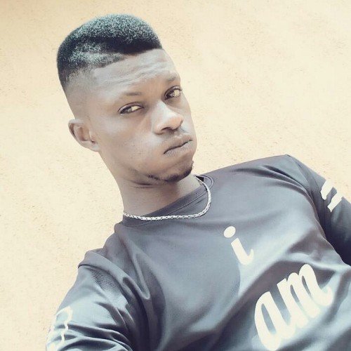 Dhaveed2015's profile picture. My name is DAVID but my friends call me Dave. I am a very tall and handsome young lad and a professional footballer.