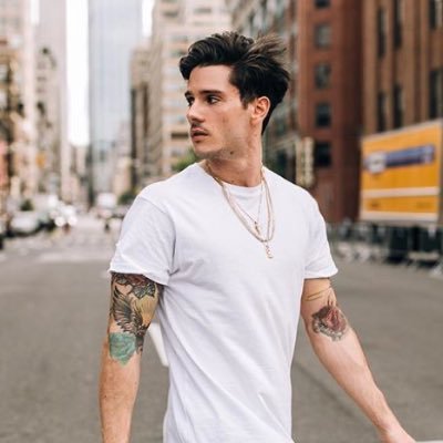 Rp_Aiden's profile picture. Art. Art and Art... Tri Delta.