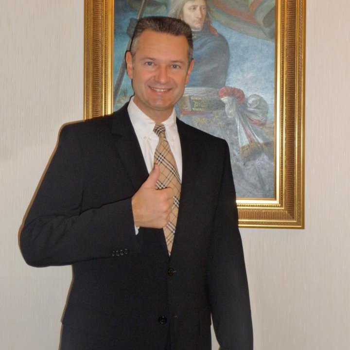 im General James Owen in the US Army and im a very honest man i love my good country USA very much and may God bless America all the time.